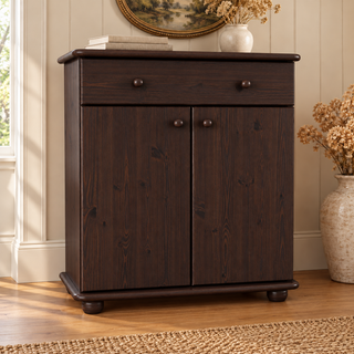 Anika Kiefer Kommode Massivholz - 2-Türig, 1-Schublade, 100% Bio Kiefer für nachhaltige Wohnakzente in Wenge im Wohnraum