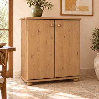Anika Kommode Bio Kiefer Massivholz | 2-Türig Sideboard mit Regalfächer aus 100% Massivholz in Capuccino im Wohnraum
