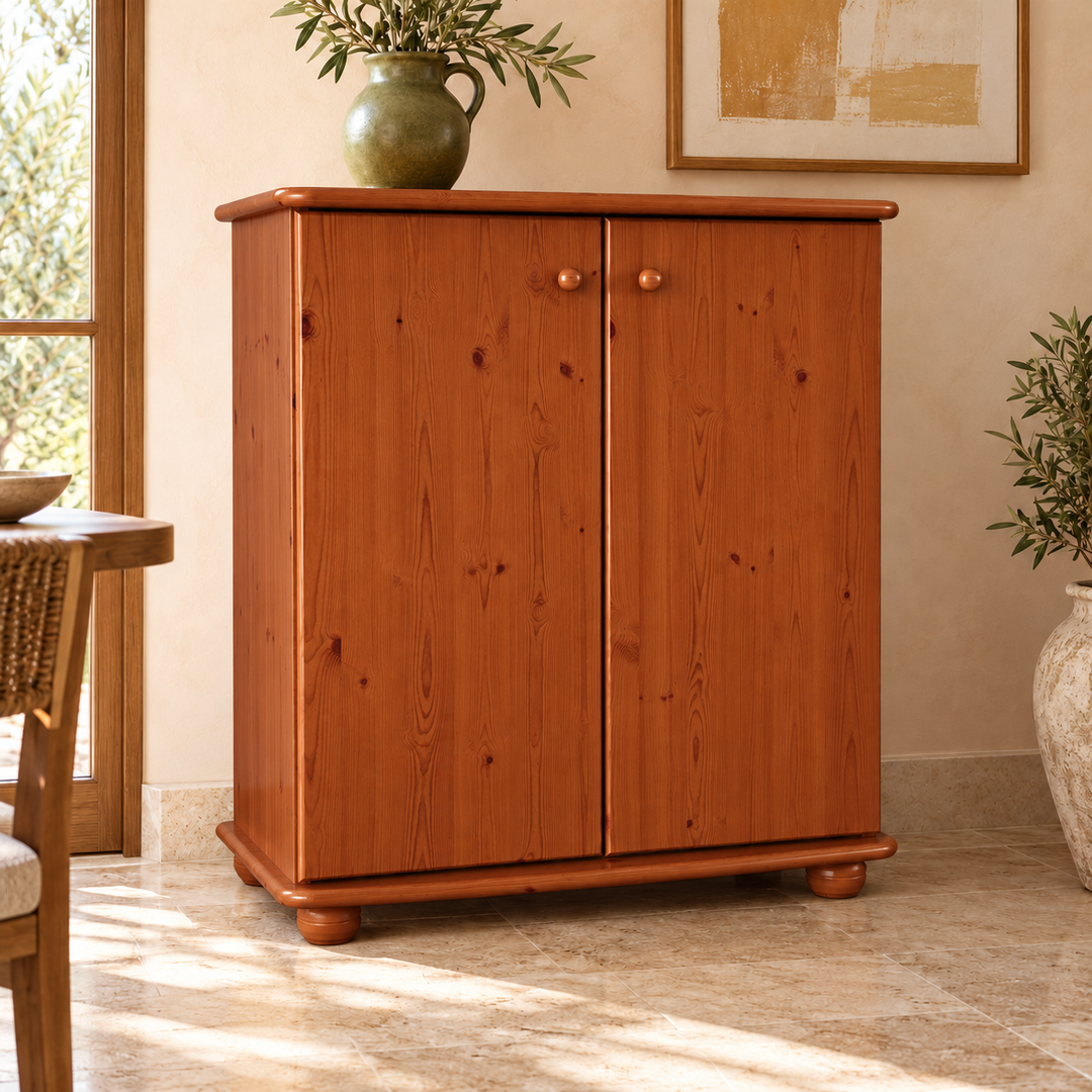 Anika Kommode Bio Kiefer Massivholz | 2-Türig Sideboard mit Regalfächer aus 100% Massivholz in Kirsch im Wohnraum