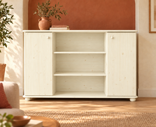 Anika Kommode Bio Kiefer Massivholz | 2-Türige Anrichte mit offenen Regalen in Weiss im Wohnraum