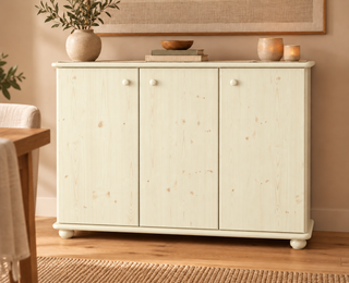 Anika Kommode Bio Kiefer Massivholz | 93er Sideboard 3-Türig mit Regalfächer in Weiss im Wohnraum