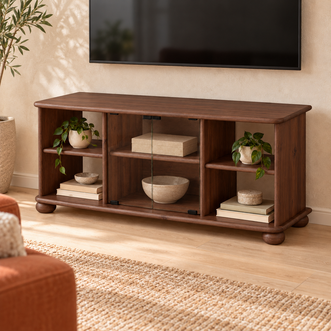 Anika TV-Schrank 125er aus 100% Bio Kiefer Massivholz in Nussbaum im Wohnraum