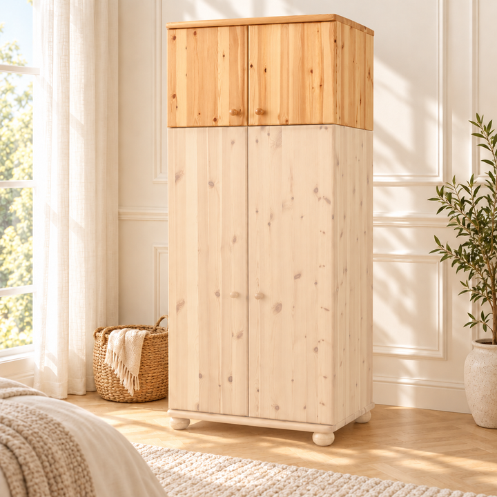 kiefer_massivholz_Claudia Kleiderschrank Aufsatz aus Kiefer Massivholz, 2-türig – Natur, Wohnbeispiel