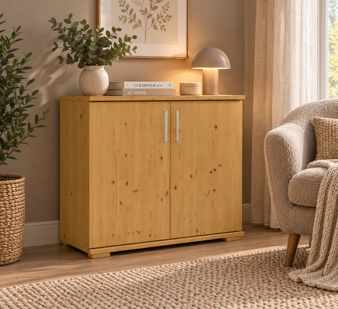 kiefer_massivholz_Nobis Kommode Massivholz, Sideboard 2-türig aus Kiefer, 74cm hoch – Gesamtansicht