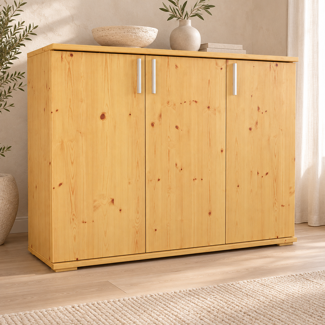 kiefer_massivholz_Nobis Kommode 120 Kiefer, 3-türiges Sideboard aus massivem Kiefernholz – Gesamtansicht