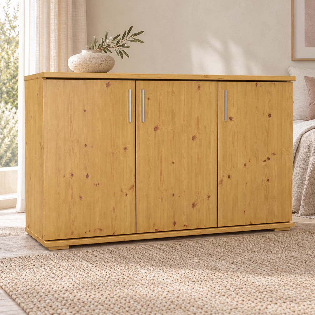 Nobis Kommode mit 3 Türen, 74 cm hoch aus Kiefer Massivholz – Gesamtansicht