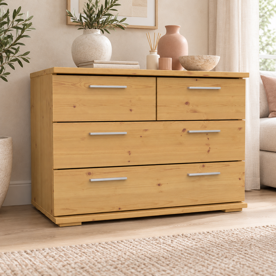 Nobis Kommode mit 4 Schubladen, 57 cm hoch aus Kiefer Massivholz – Gesamtansicht