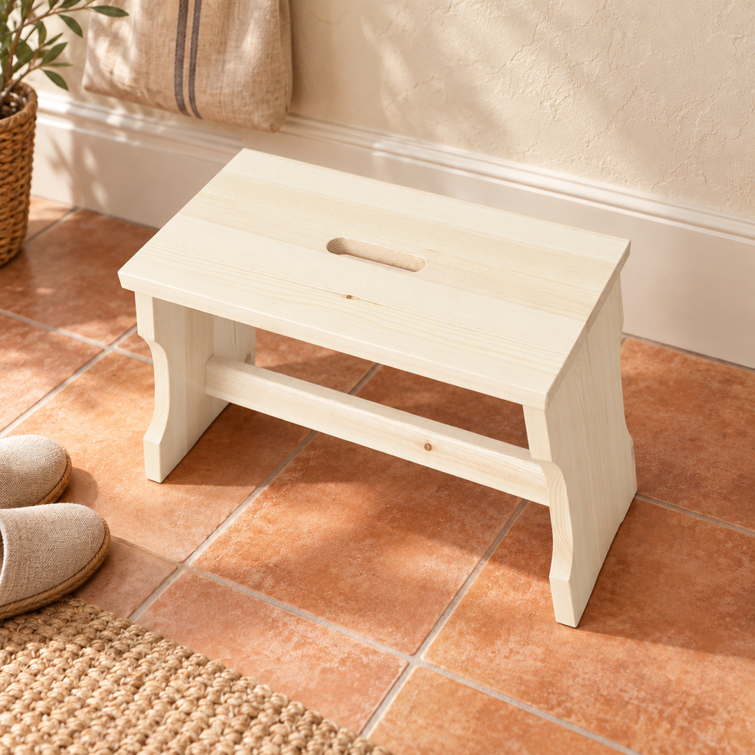 kiefer_massivholz_Leo Hocker Kiefer Massivholz | Klassischer Hocker Schemel aus 100% Bio Holz weiss