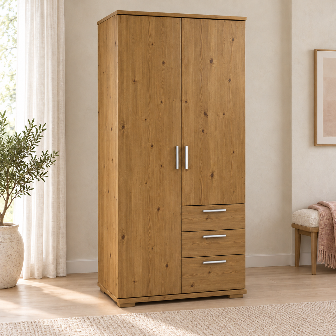 Nobis wardrobe001 – Antik Kiefer / Schubladen rechte Seite, im sonnigen Wohnambiente