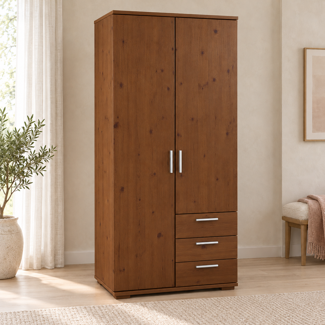 Nobis wardrobe001 – Kolonial / Schubladen rechte Seite, im sonnigen Wohnambiente